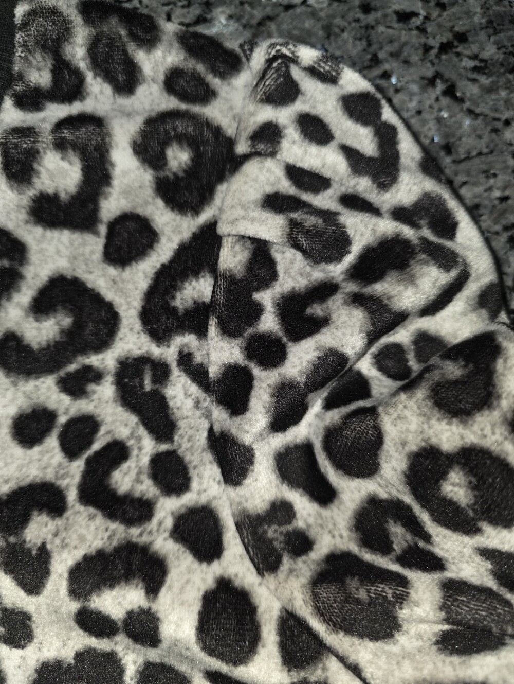 Michael Kors Animal Print Velour Sweater Sz XS - Picture 2 of 5